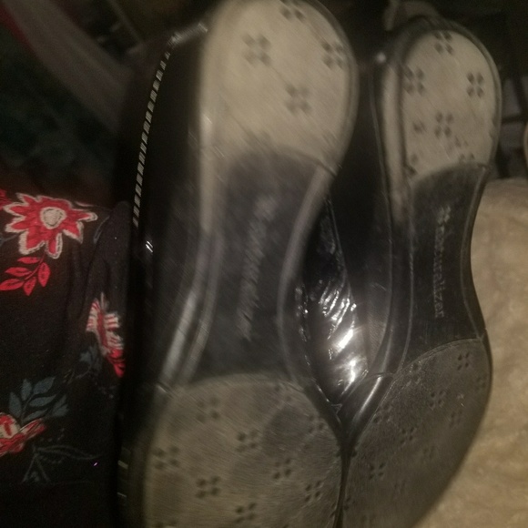 naturalizer leather slides